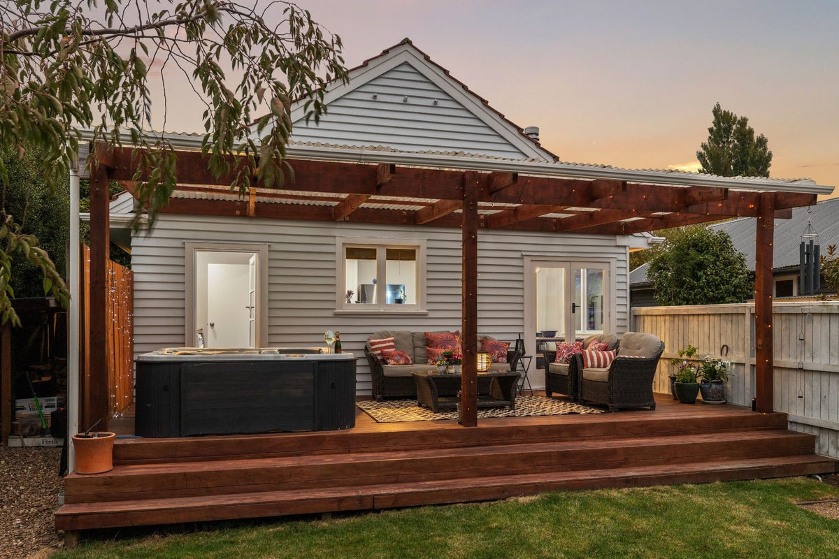 8 Lyttelton Street, Somerfield, Christchurch - Carousel 1