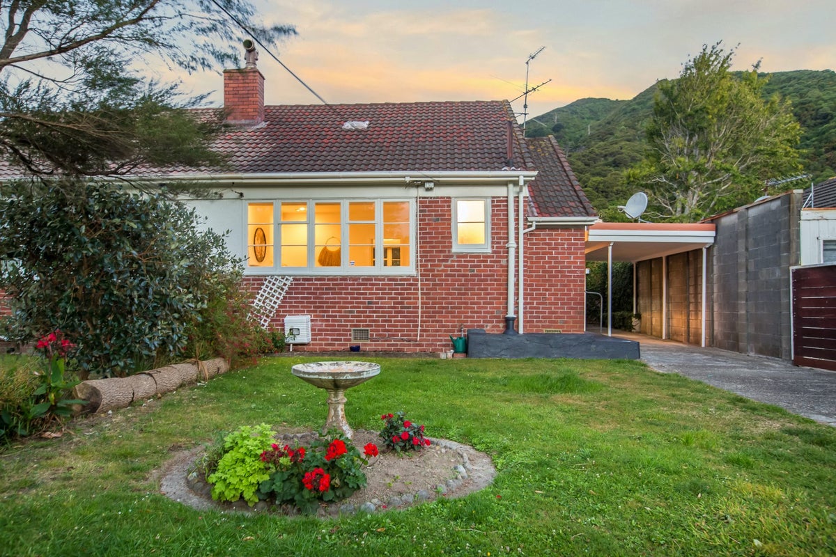 27 Hayward Terrace, Waiwhetu, Lower Hutt - Carousel 2