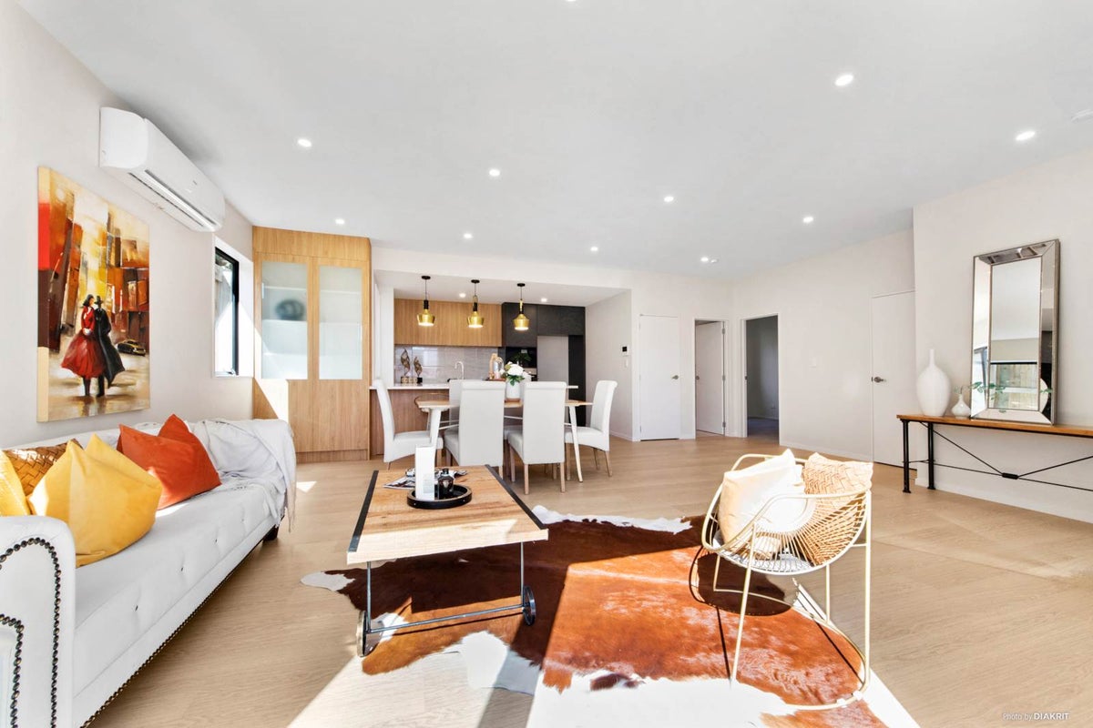 1B Koromiko Street, New Lynn, Auckland - Carousel 2