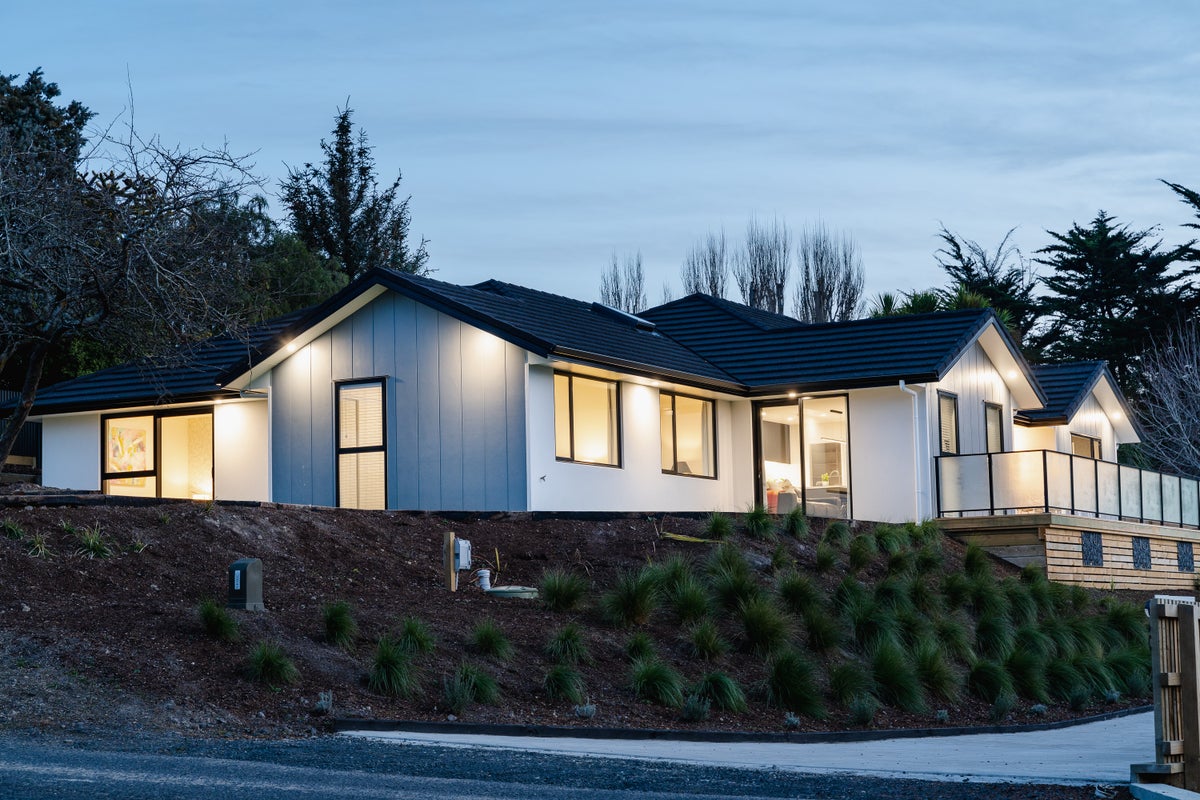 16 Caernarvon Street, Allanton, Mosgiel - Carousel 1