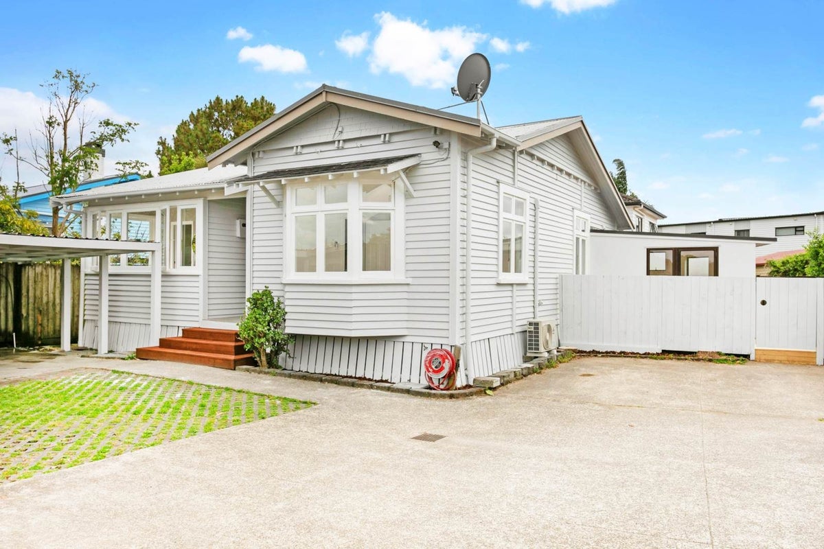 141A Rosebank Road, Avondale, Auckland - Carousel 1