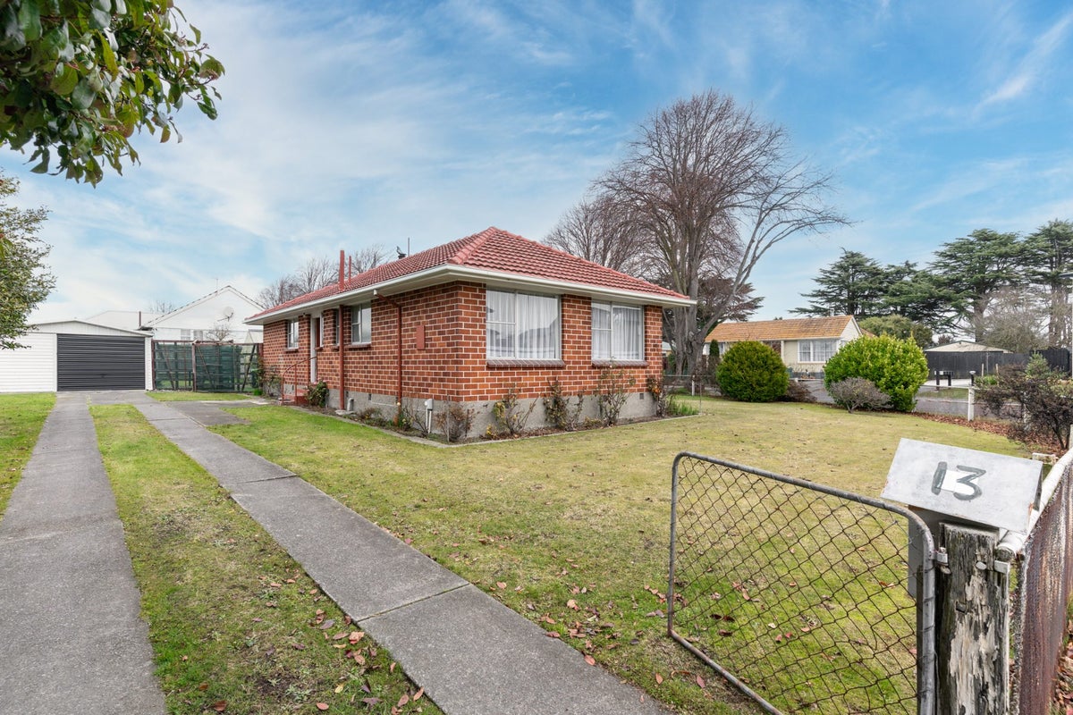 13 Roche Avenue, Upper Riccarton, Christchurch - Carousel 1