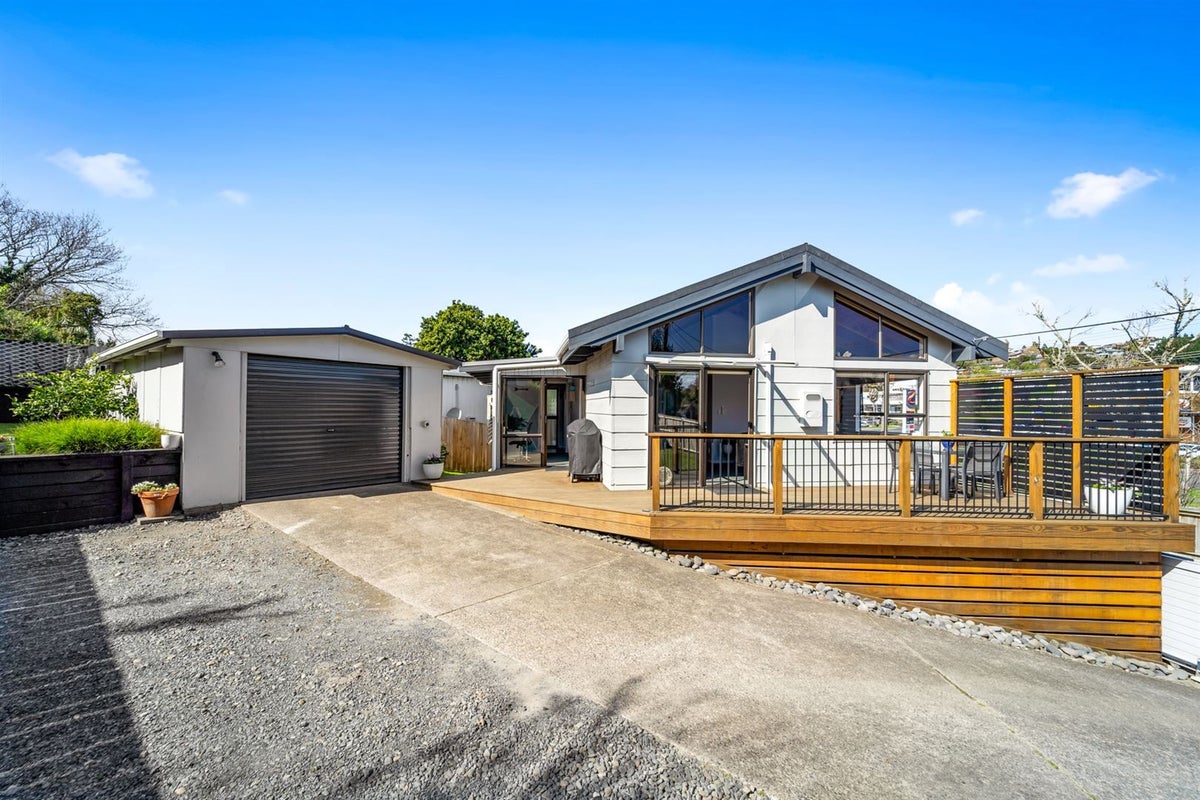 640A Whangaparaoa Road, Stanmore Bay, Whangaparaoa - Carousel 1