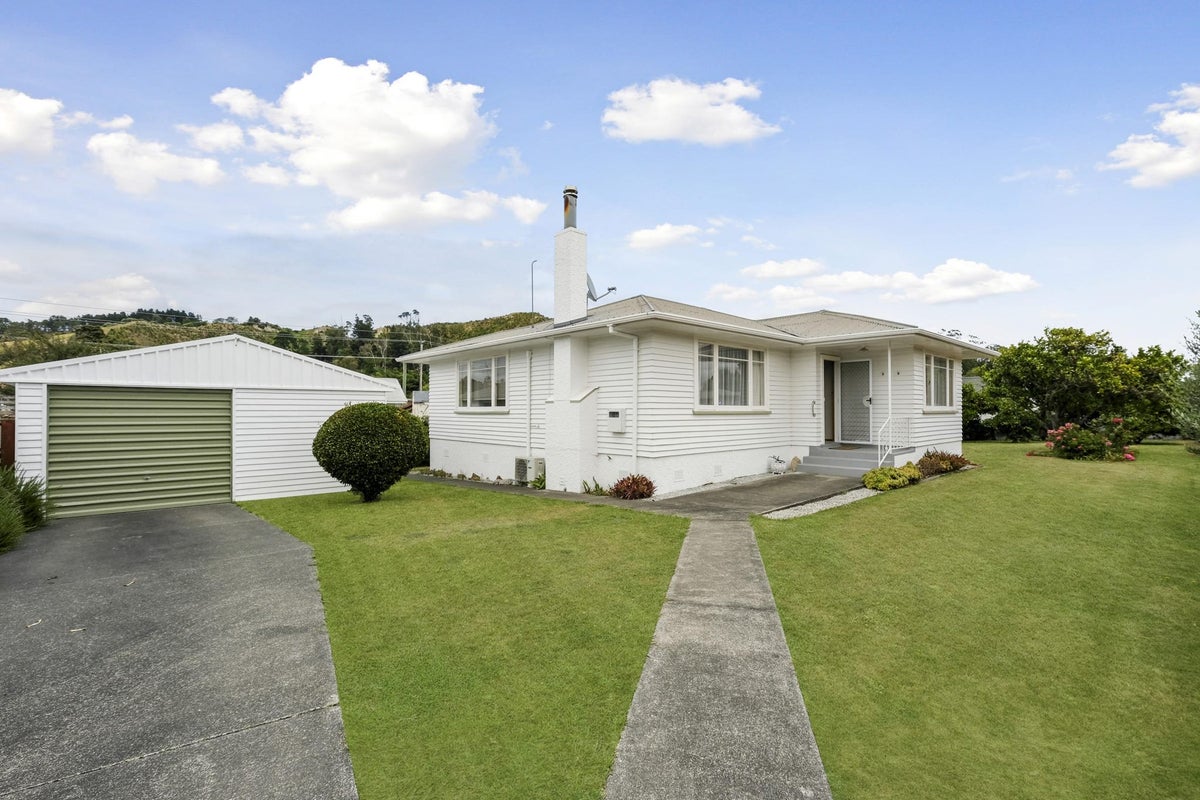 21 Ropata Street, Kaiti, Gisborne - Carousel 1