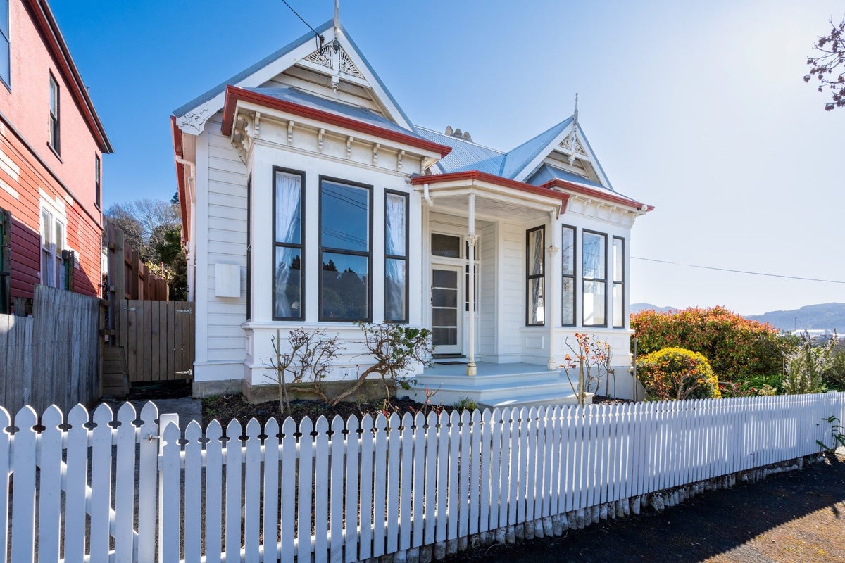 68 Grosvenor Street, Kensington, Dunedin - Carousel 1