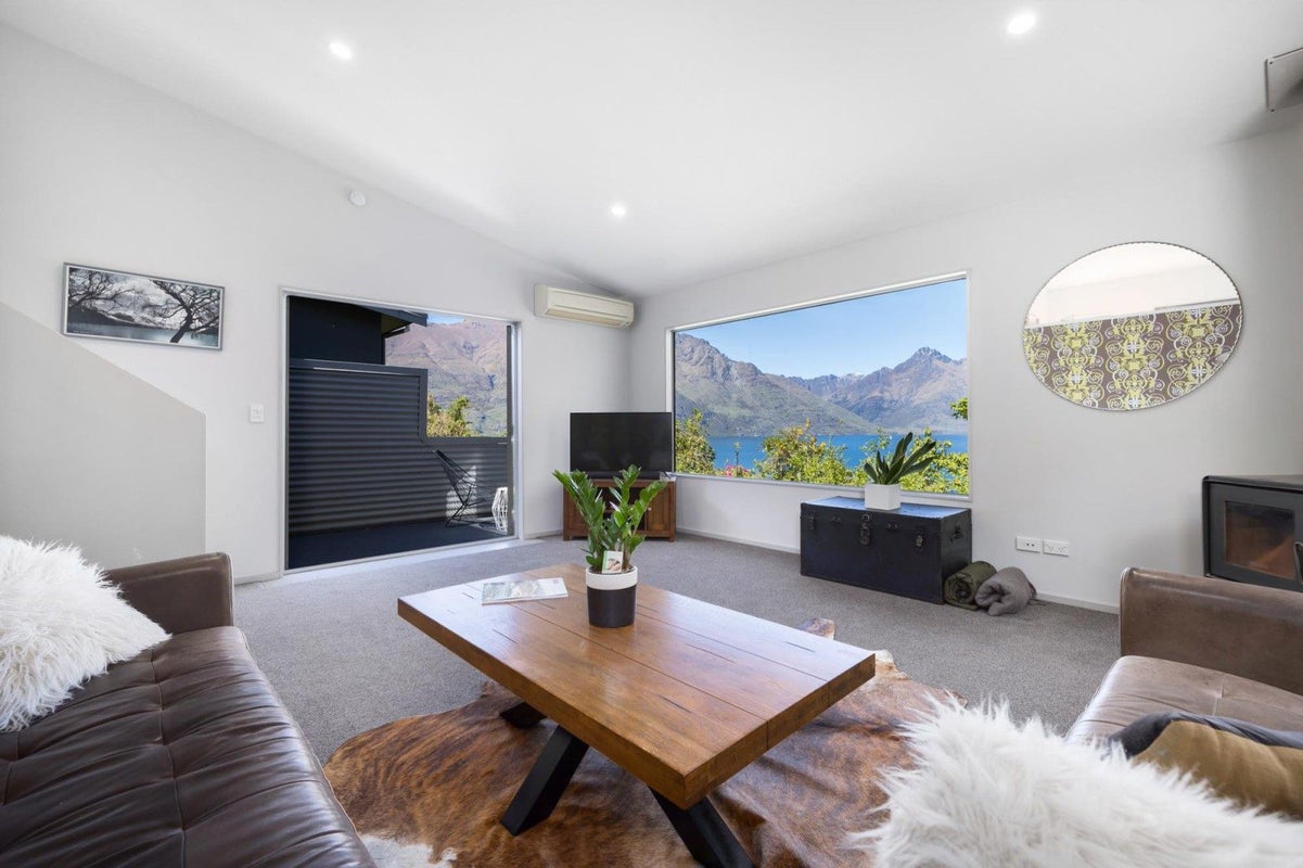 14A McKerrow Place, Sunshine Bay, Queenstown - Carousel 1