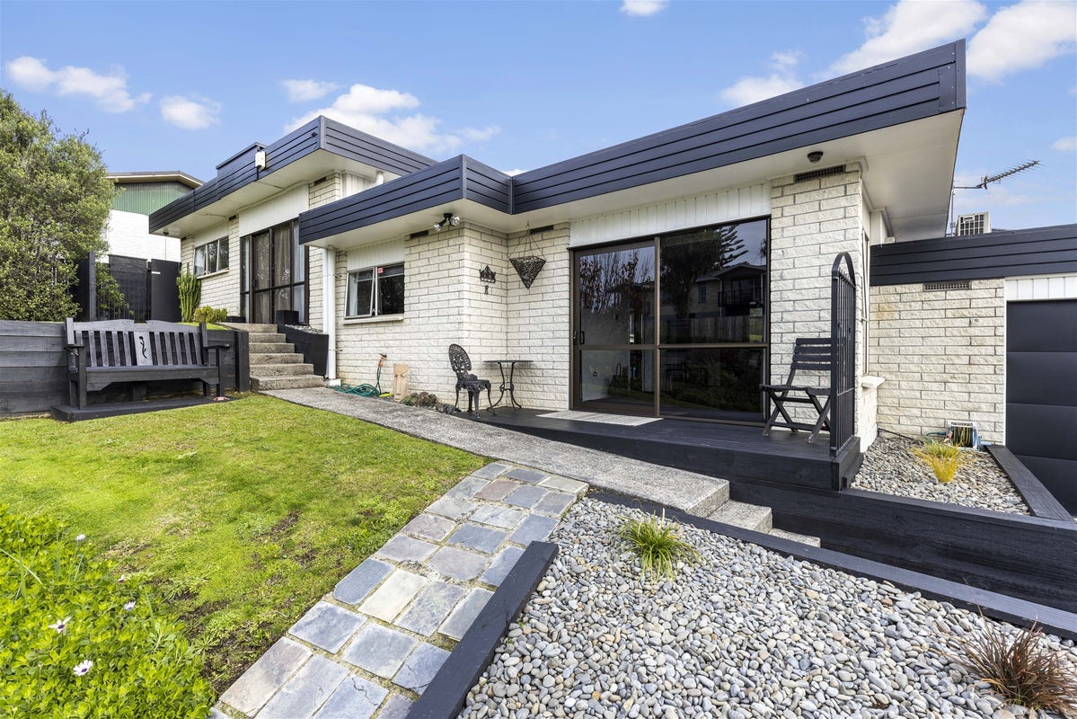 19 Glendale Drive, Dinsdale, Hamilton - Carousel 2