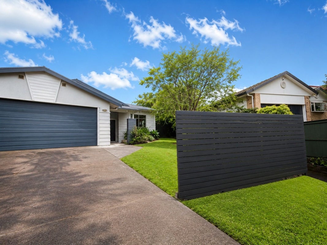 14 Clarion Place, Glendene, Auckland - Carousel 1