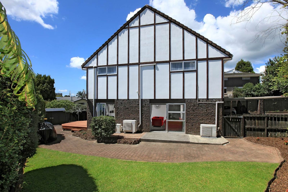 2/39 Seabrook Avenue, New Lynn, Auckland - Carousel 2