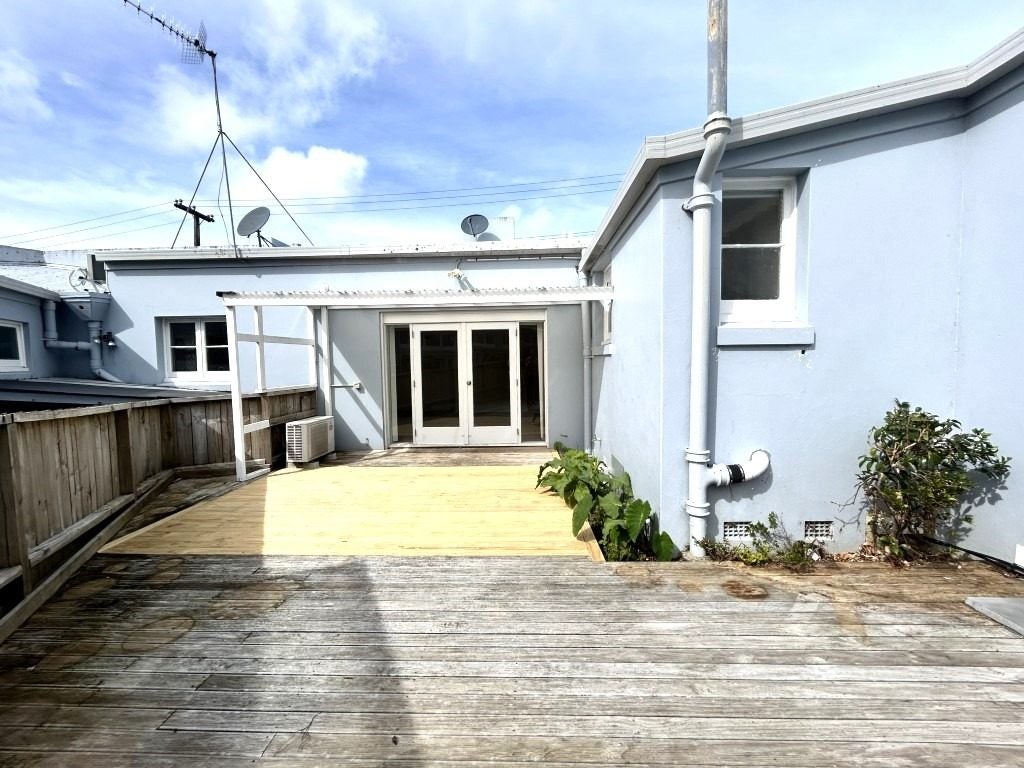 32D ORANGA AVE, Onehunga, Auckland - Carousel 1