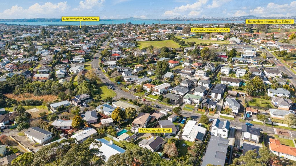 77A Vodanovich Road, Te Atatu South, Auckland - Carousel 23