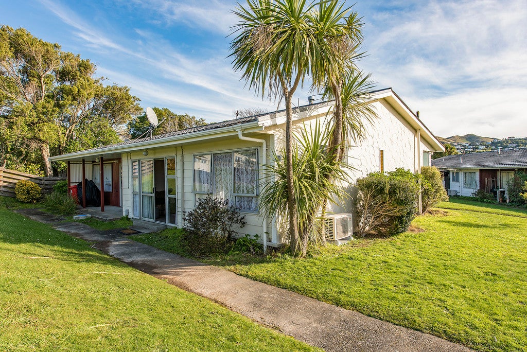 2/10 Petherick Crescent, Johnsonville, Wellington - Carousel 1