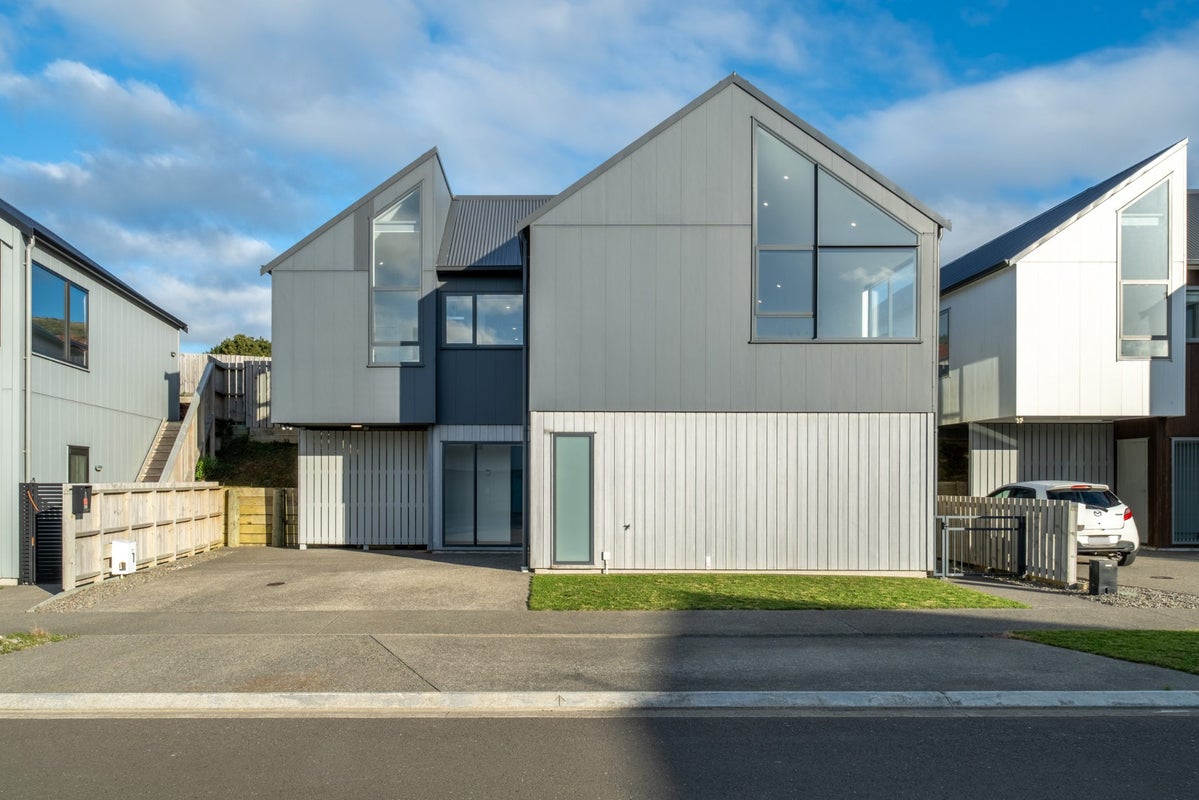 15 Lemonwood Way, Woodridge, Wellington - Carousel 1