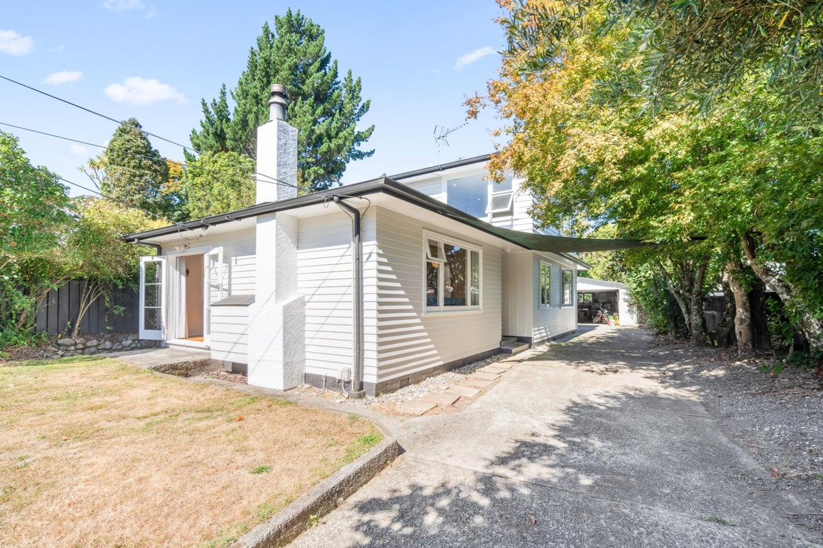 7 Whangakoko Grove, Birchville, Upper Hutt - Carousel 22