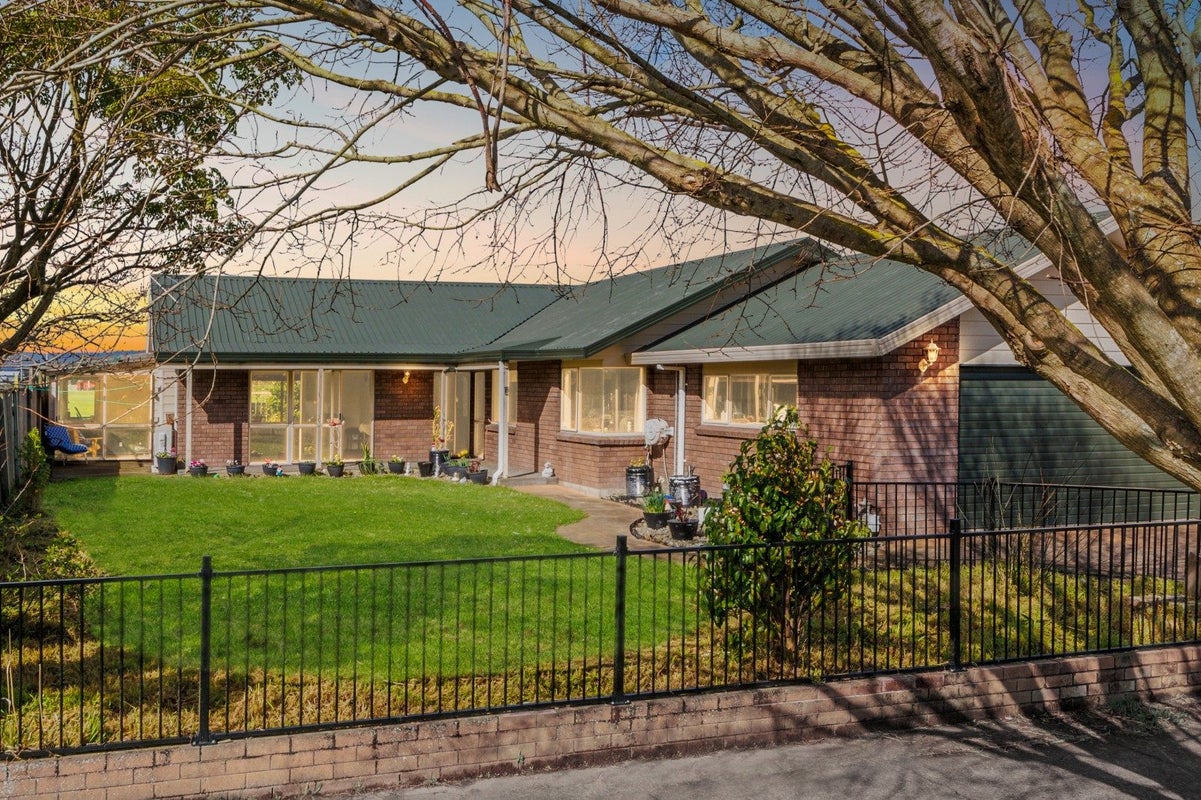 119 John F Kennedy Drive, Milson, Palmerston North - Carousel 1