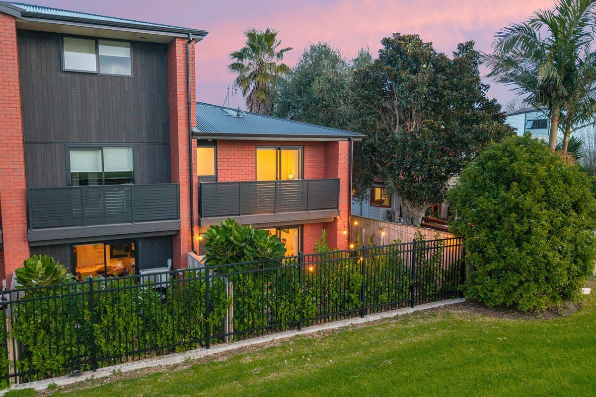 5/61 Wingate Street, Avondale, Auckland - Carousel 20