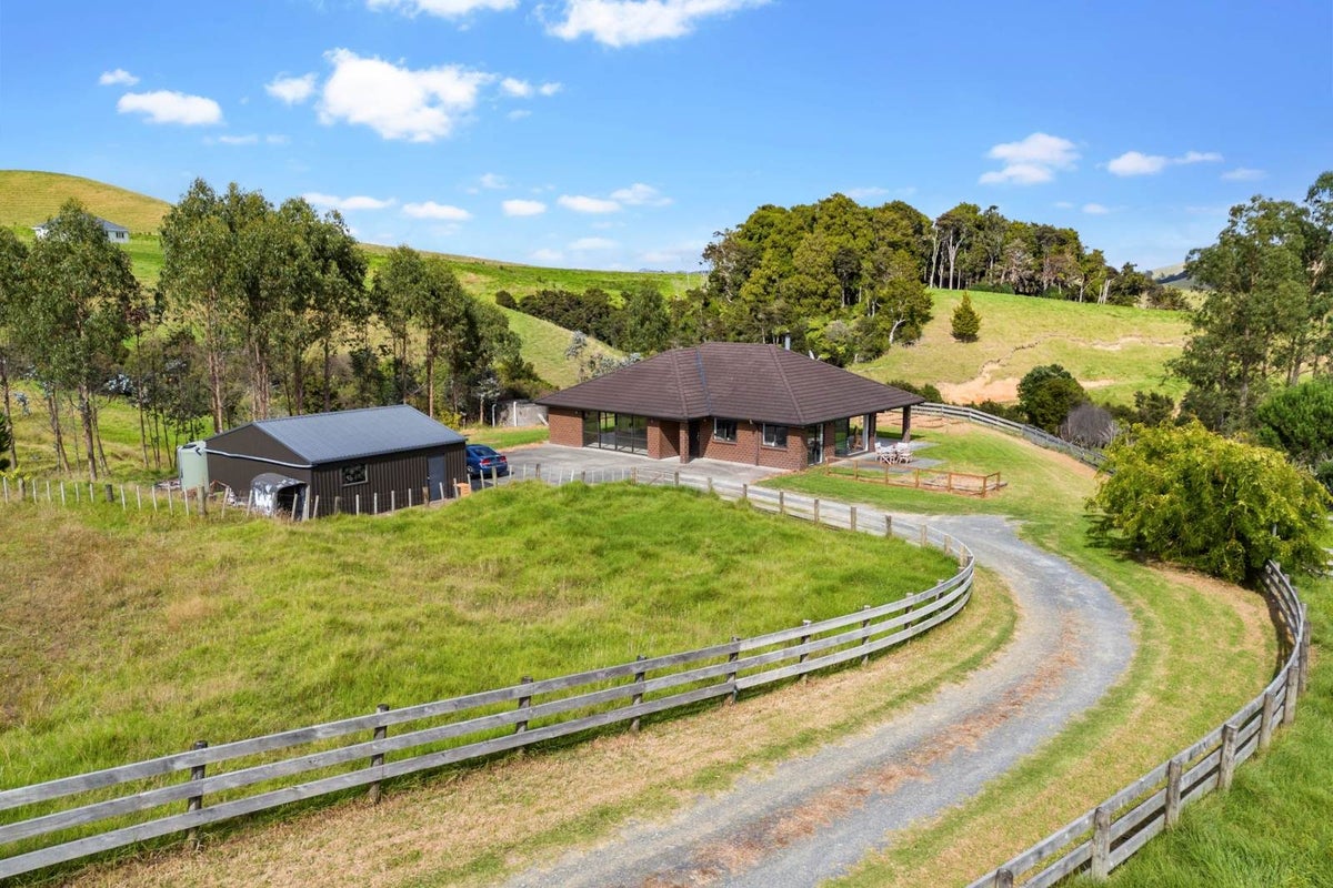 116 Hawkens Road, Makarau, Warkworth - Carousel 1