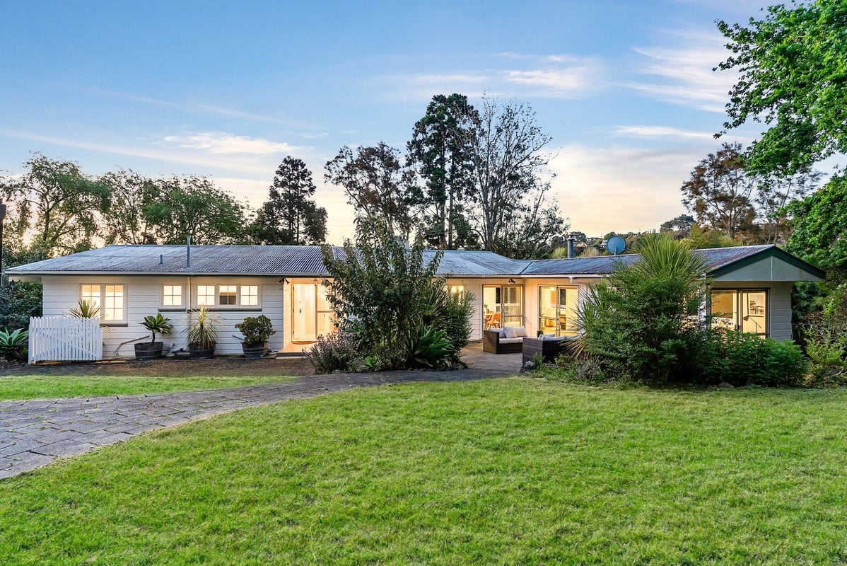 1/42 Woodlands Crescent, Browns Bay, Auckland - Carousel 1