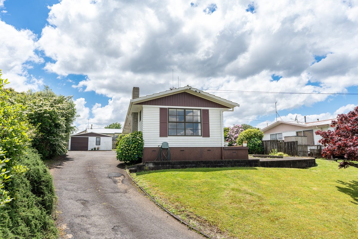39 Cowley Drive, Temple View, Hamilton - Carousel 1