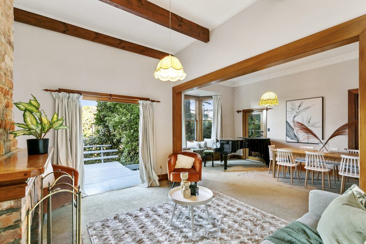 61A Garden Road, Northland, Wellington - Carousel 2