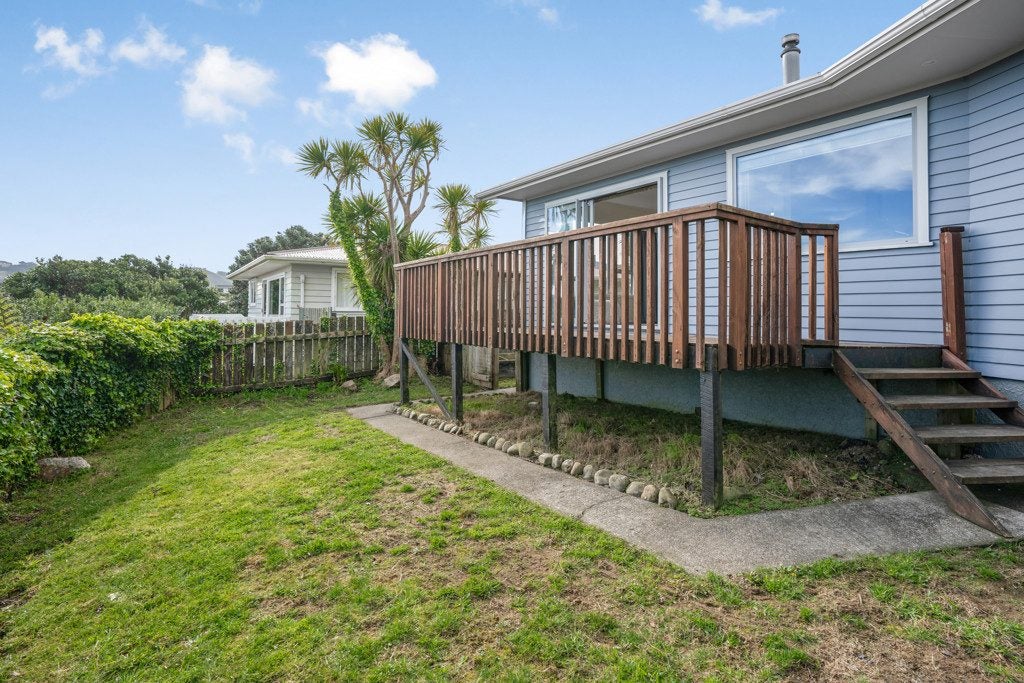 25 Cypress Drive, Maungaraki, Lower Hutt - Carousel 2