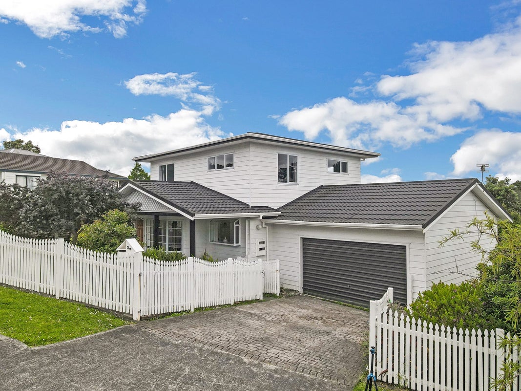 2/2 Lesa Annis Place, Henderson, Auckland - Carousel 2