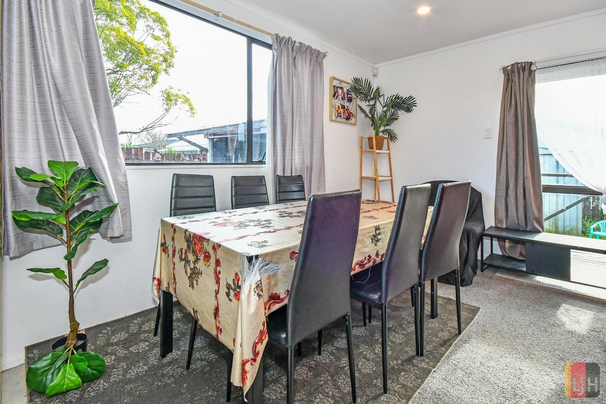 2/67 Redcrest avenue, Red Hill, Papakura - Carousel 2