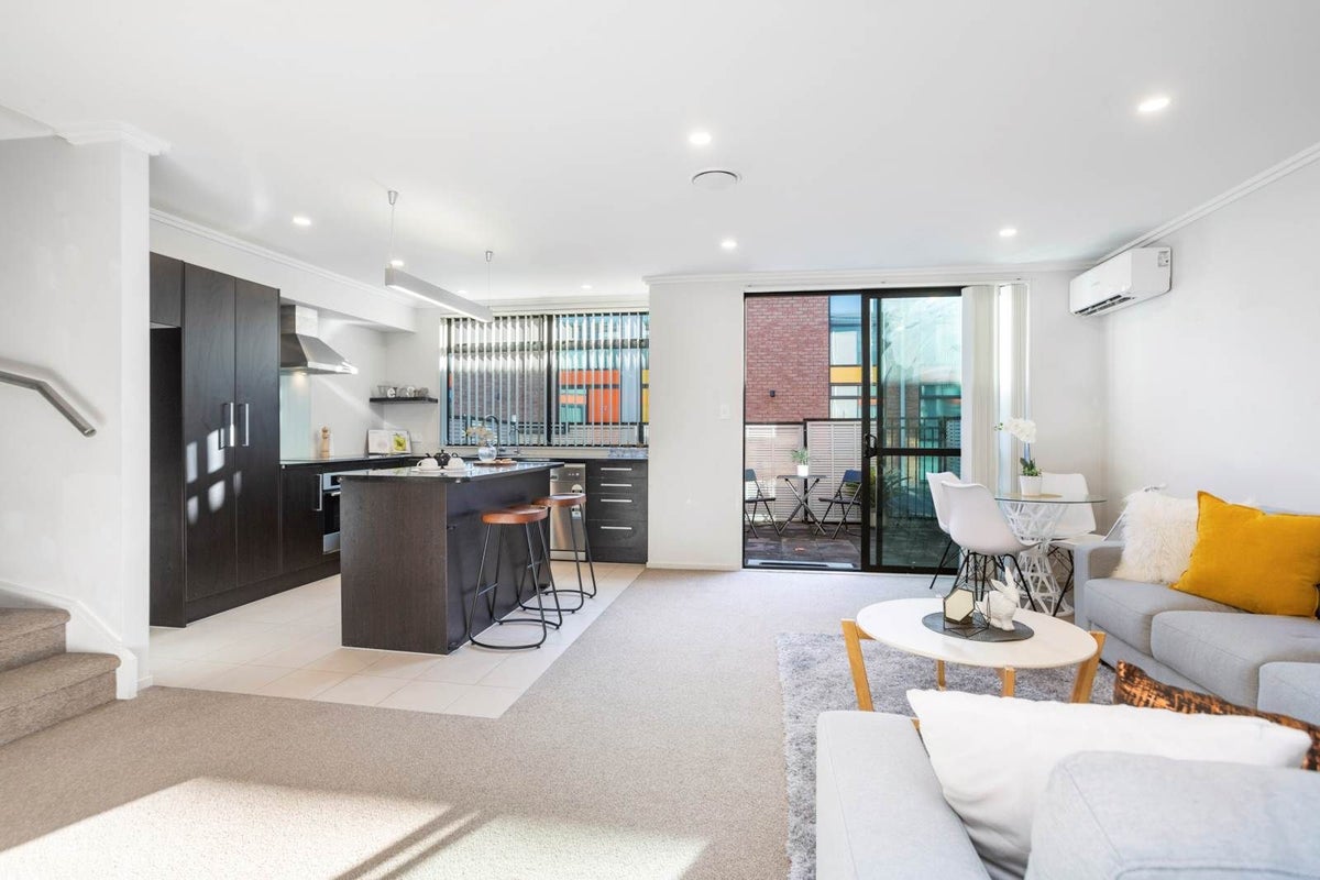 6/182 Flat Bush School Road, Flat Bush, Auckland - Carousel 2