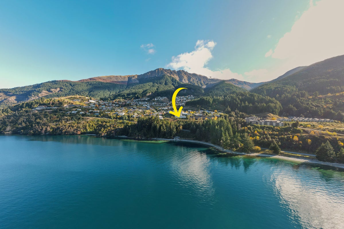 11 Thorn Crescent, Fernhill, Queenstown - Carousel 6