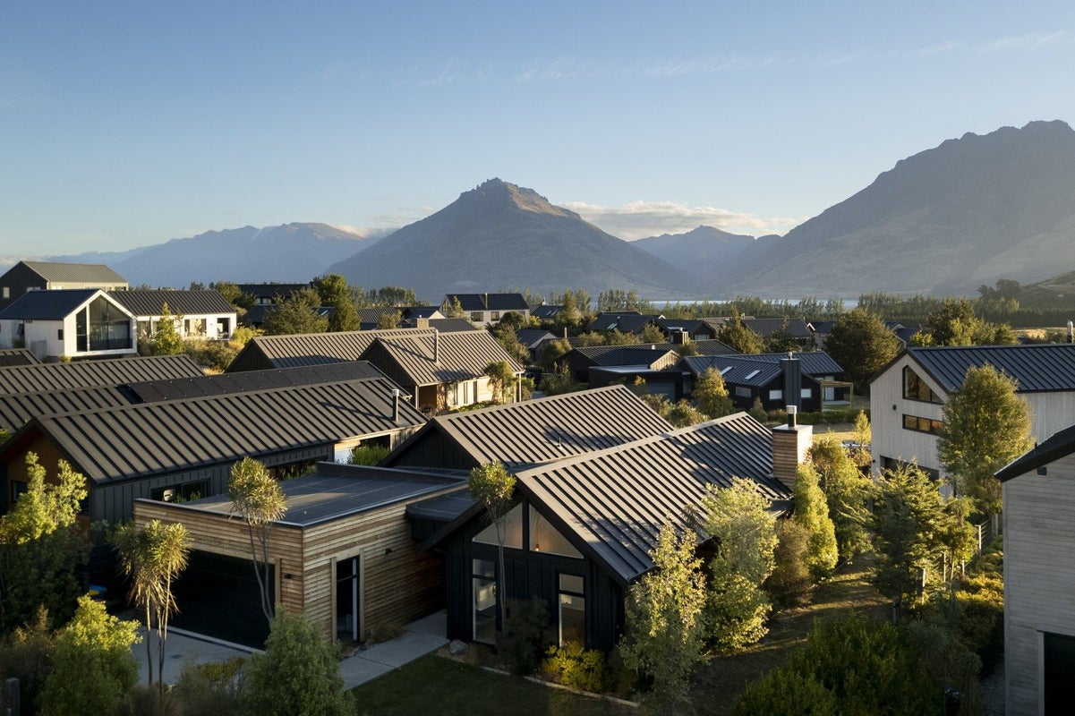 5 Polperro Court, Jacks Point, QUEENSTOWN - Carousel 2