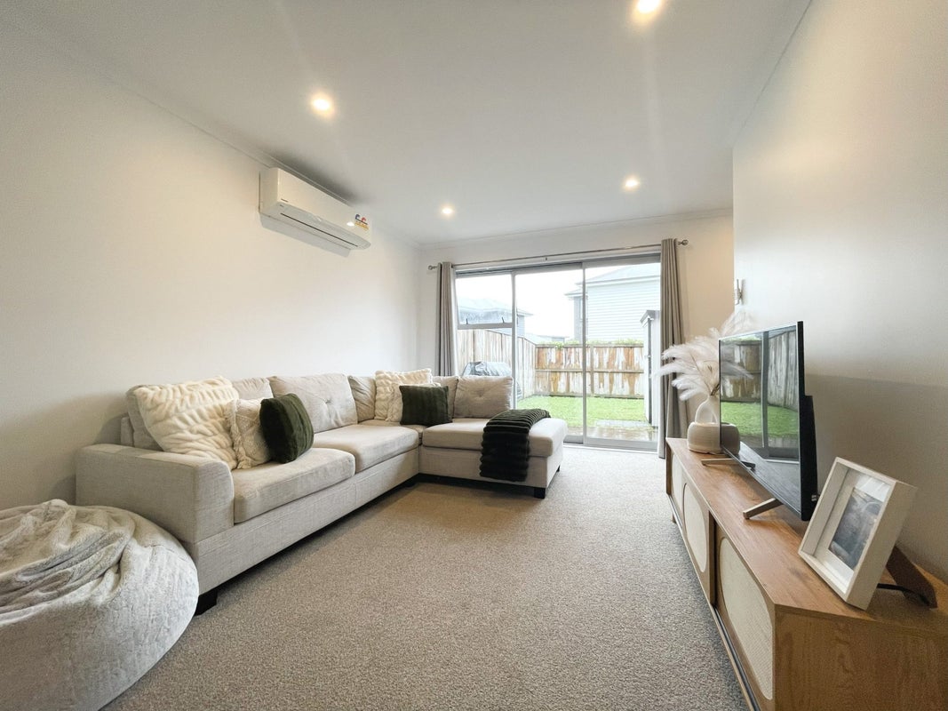 18 Gilbert Hall Way, Swanson, Auckland - Carousel 1
