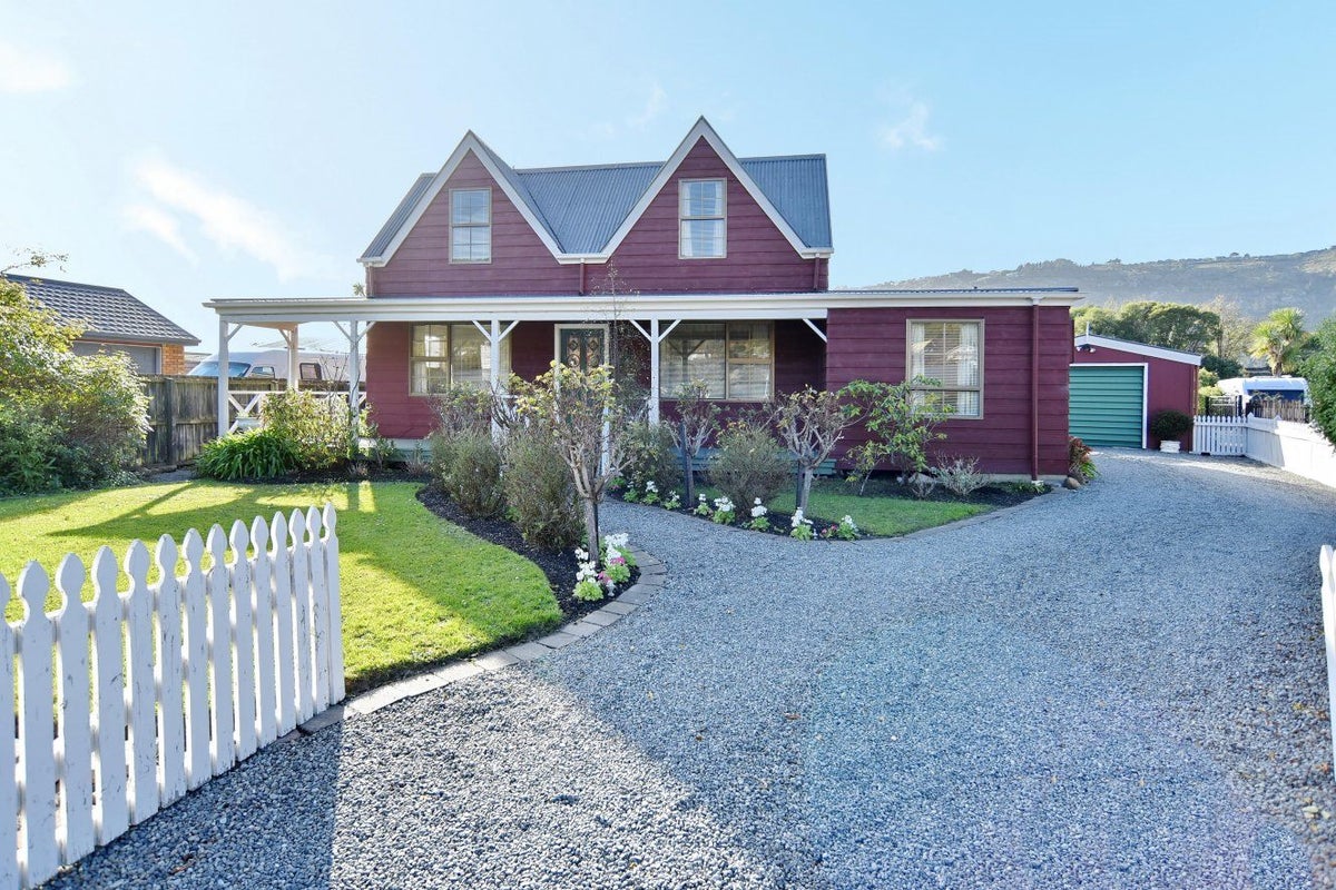 20 Stedley Place, Heathcote Valley, Christchurch - Carousel 23