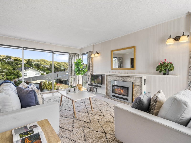 32 Cranwell Street, Churton Park, Wellington - Carousel 1