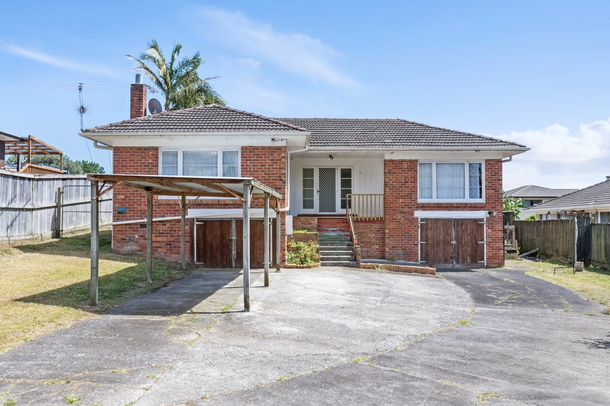 12 Woolfield Road, Papatoetoe, Auckland - Carousel 1