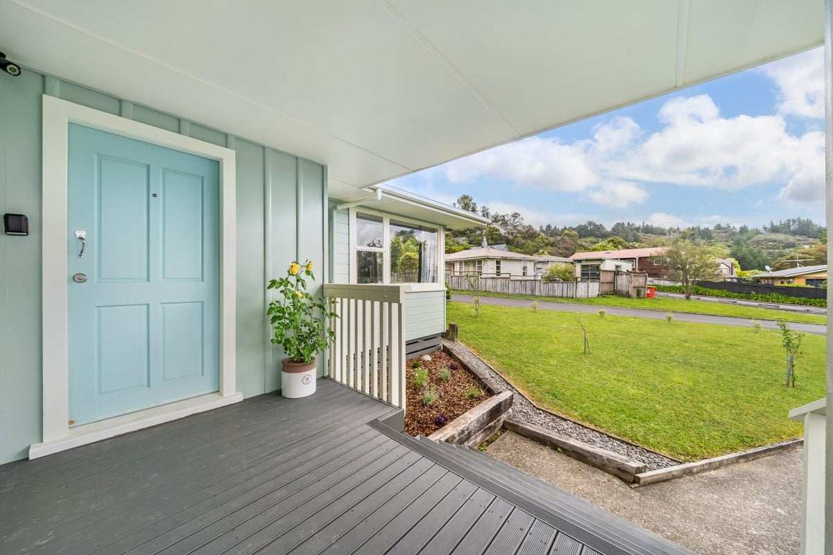 65 Moeraki Road, Maoribank, Upper Hutt - Carousel 2