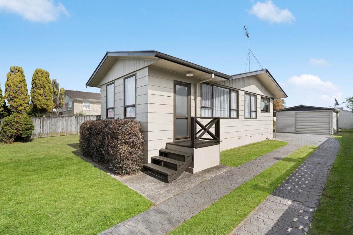3 Elmwood Crescent, Pukete, Hamilton - Carousel 2