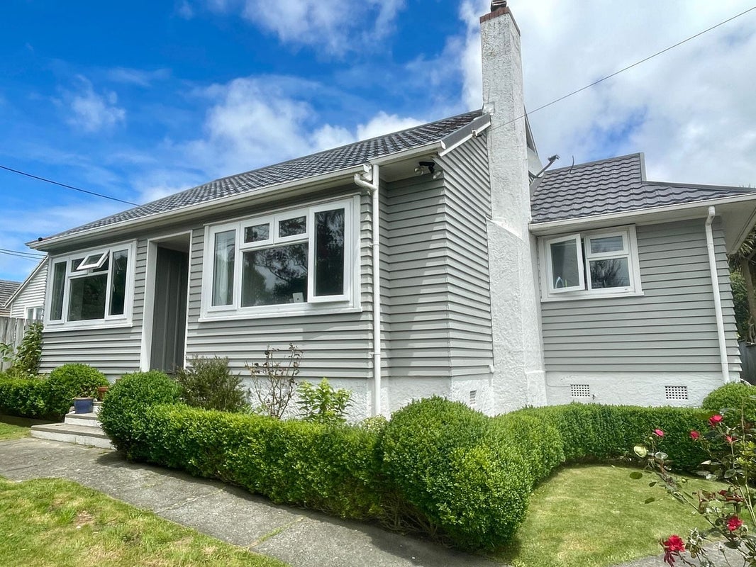 17 Atua Street, Johnsonville, Wellington - Carousel 1