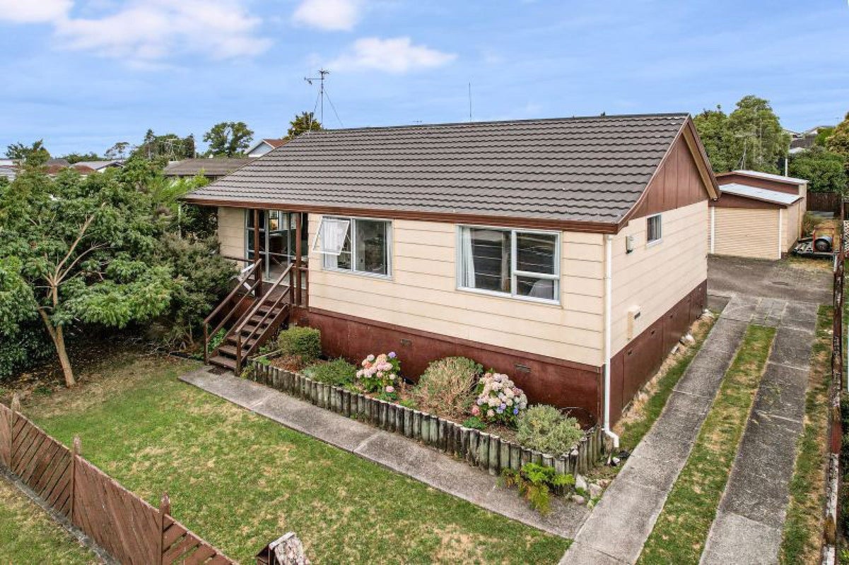 20 Hyde Avenue, Nawton, Hamilton - Carousel 1