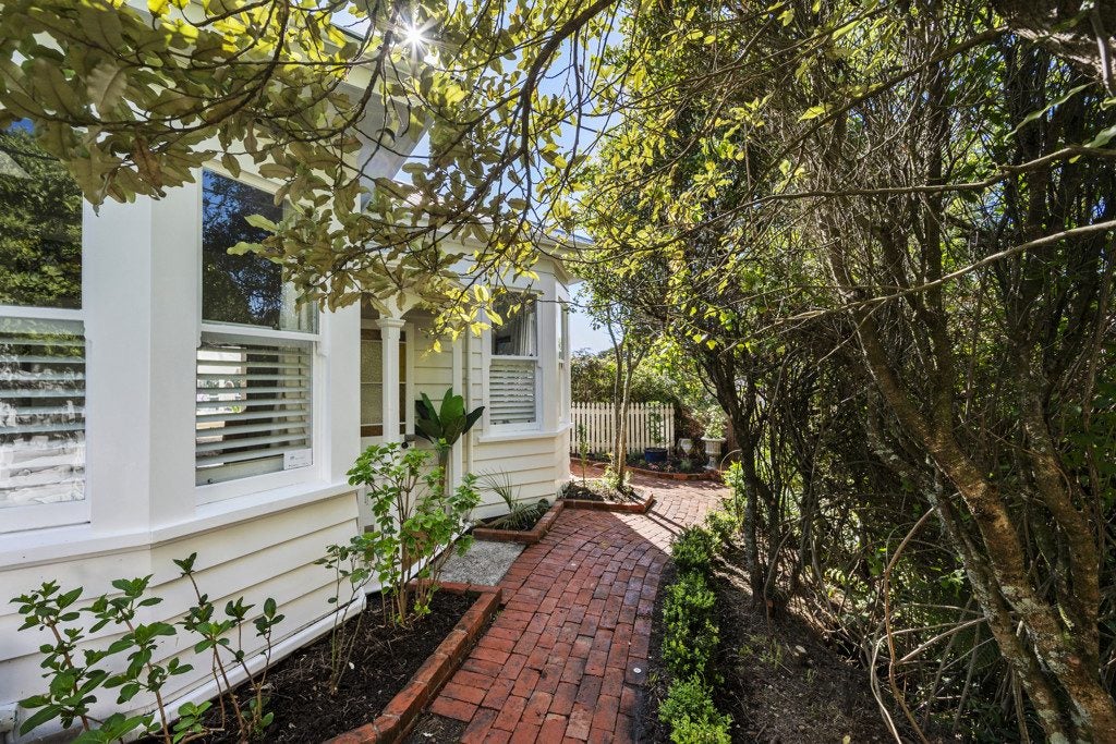 303 Tinakori Road, Thorndon, Wellington - Carousel 19