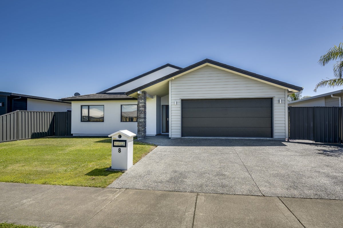8 Waimakariri Drive, Awatoto, Napier - Carousel 1