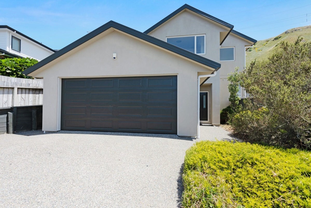 66 Erlestoke Crescent, Churton Park, Wellington - Carousel 2