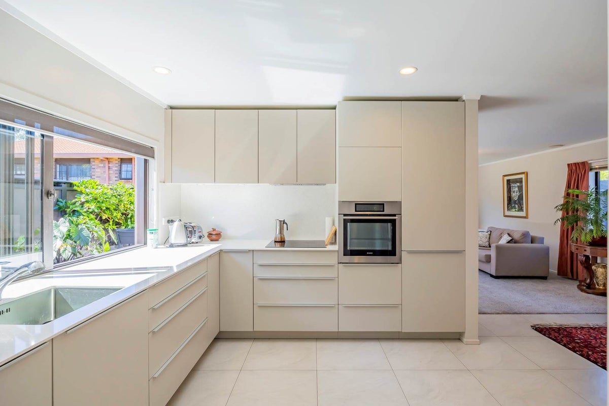 2/10 Ngaio Street, Takapuna, Auckland - Carousel 2