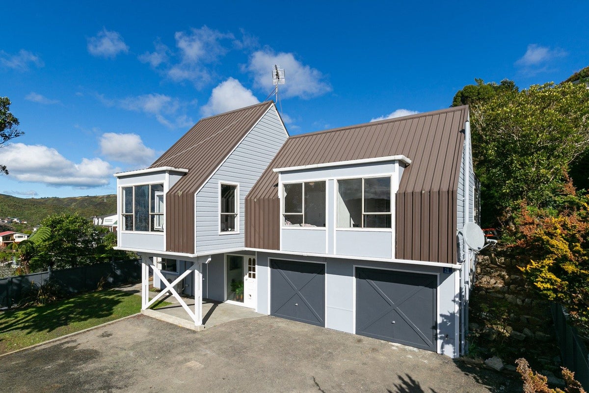 27 Paddington Grove, Karori, Wellington - Carousel 1