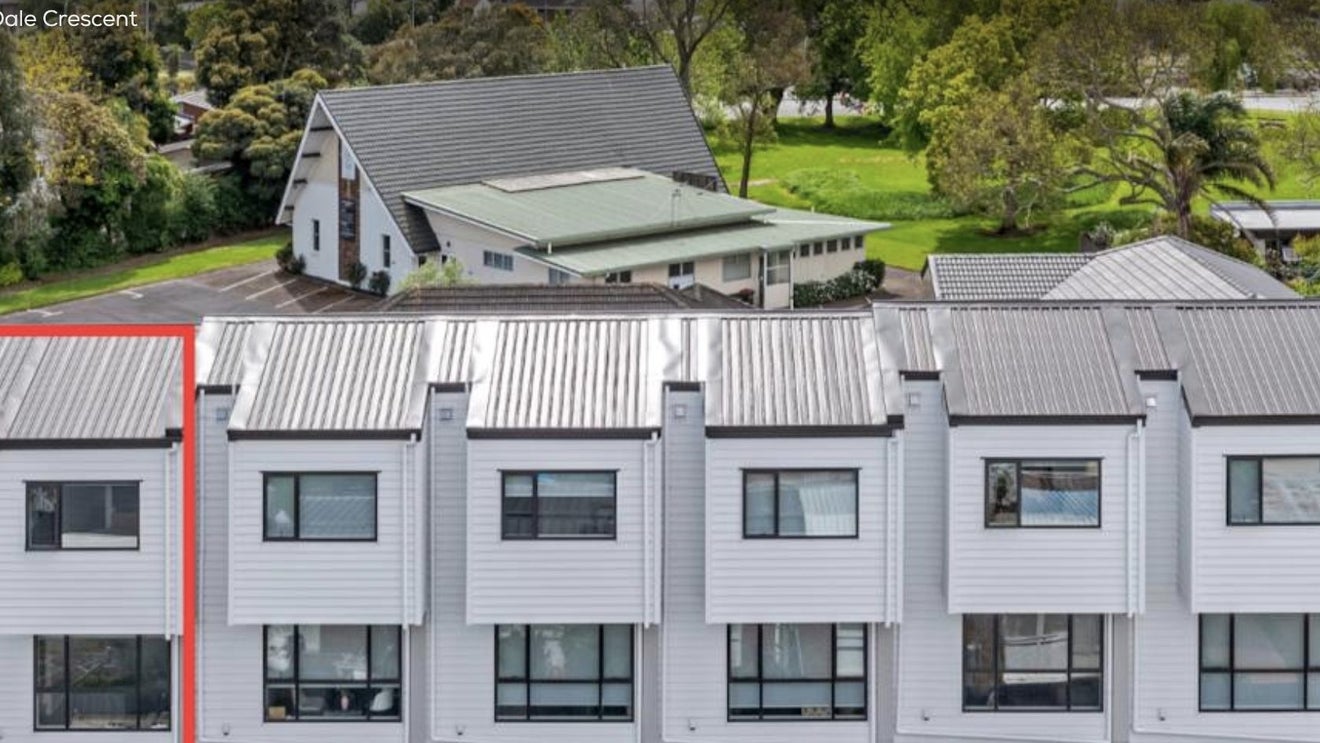 2/45 Dale Crescent, Pakuranga, Auckland - Carousel 1