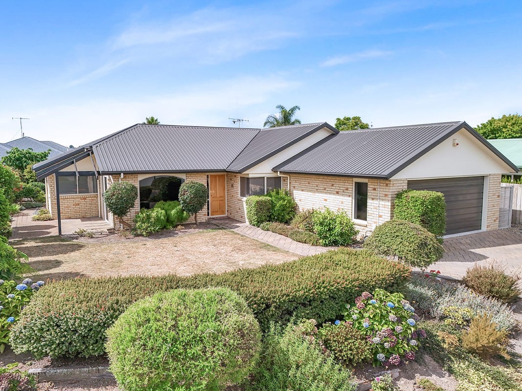 51 Edenpark Drive, Rototuna North, Hamilton - Carousel 2