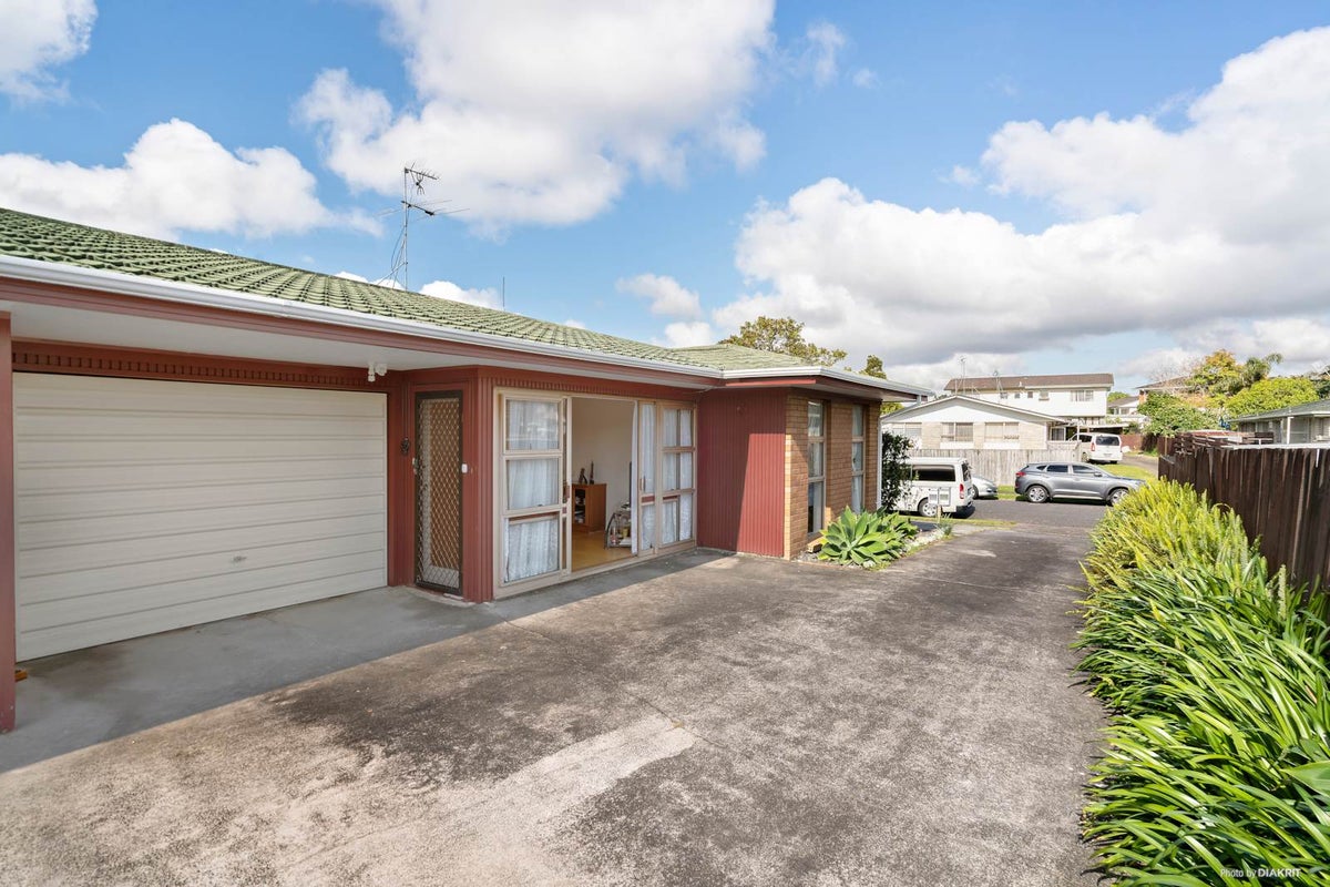 1/52 Galvan Avenue, Sunnyhills, Auckland - Carousel 2