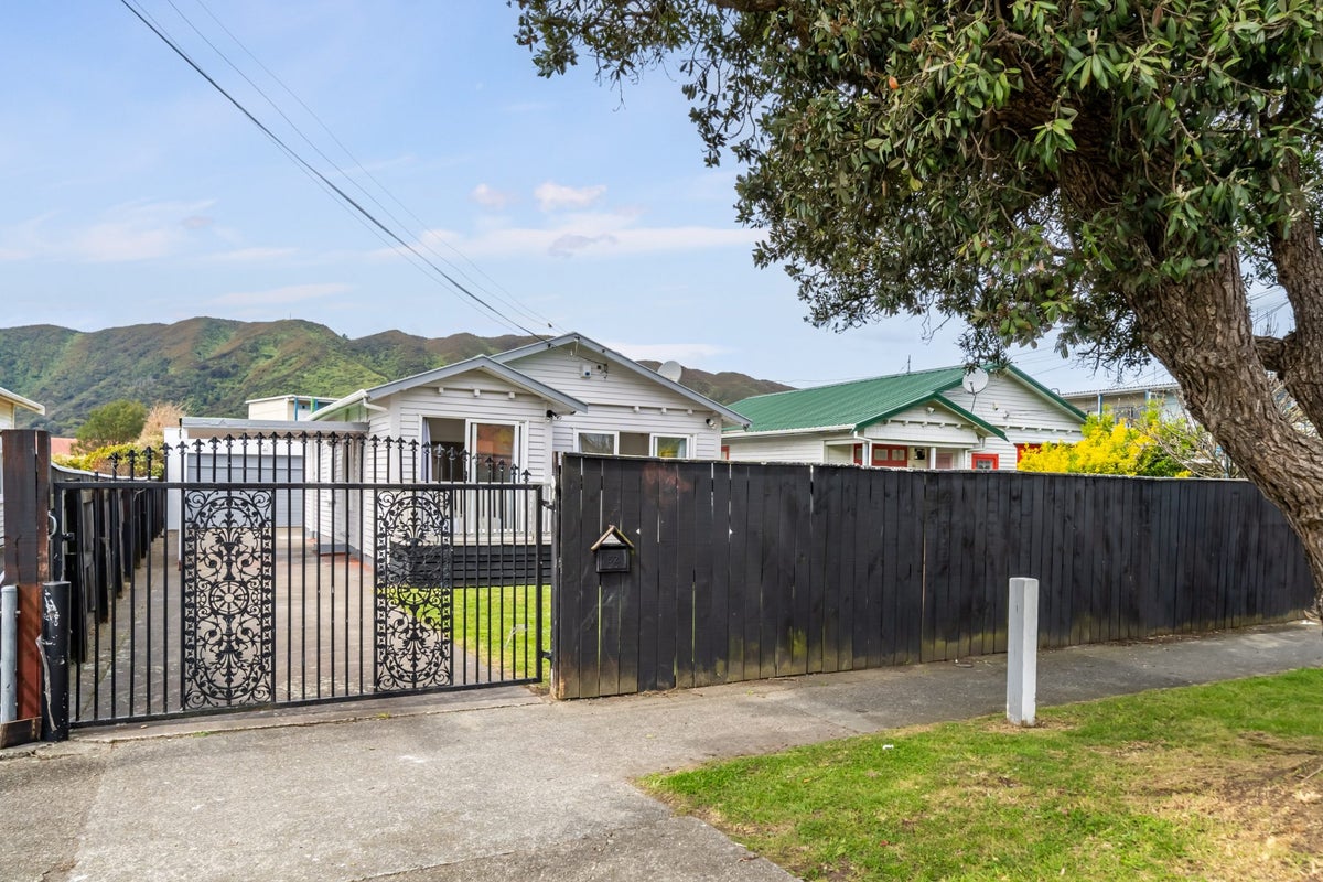 152 Randwick Road, Moera, Lower Hutt - Carousel 25