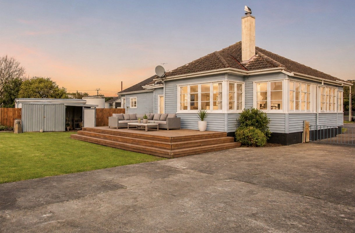 9 Shaw Street, Kaiti, Gisborne - Carousel 1