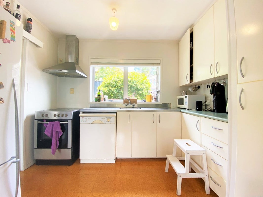 3/57 Aroha Avenue, Sandringham, Auckland - Carousel 2