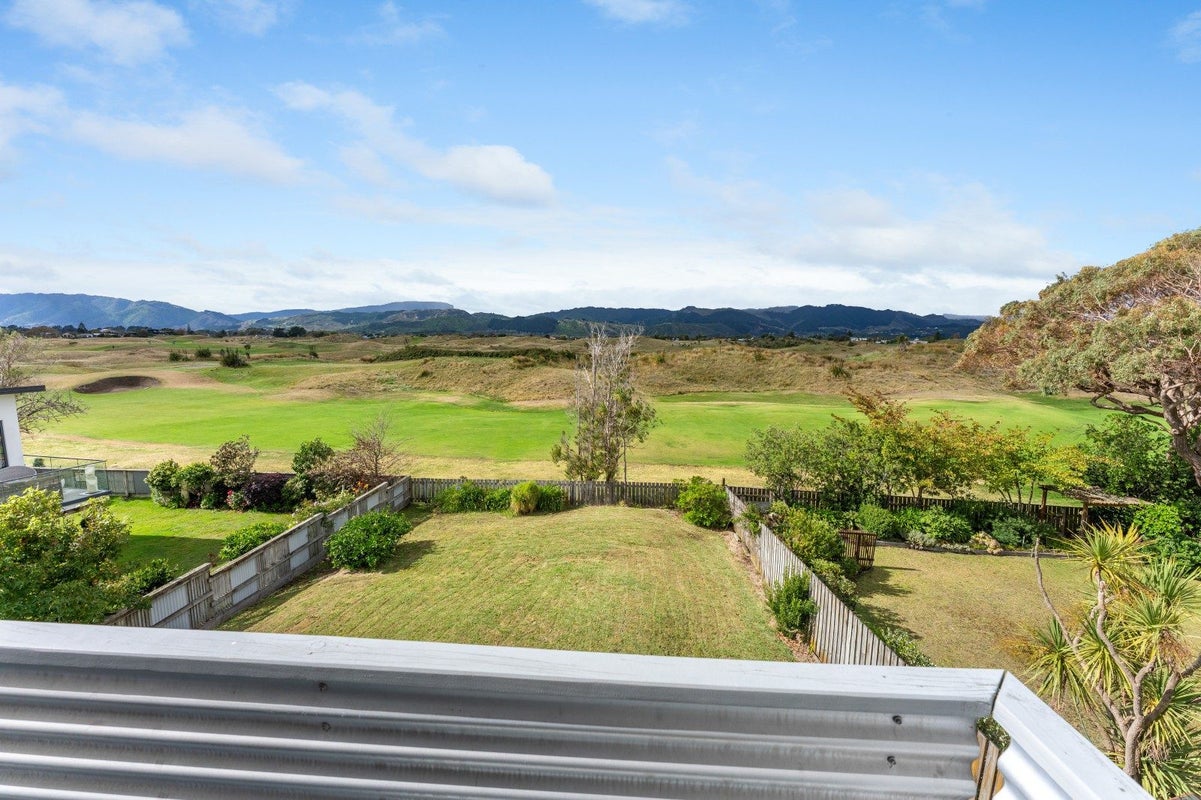 46 Golf Road, Paraparaumu Beach, Paraparaumu - Carousel 2